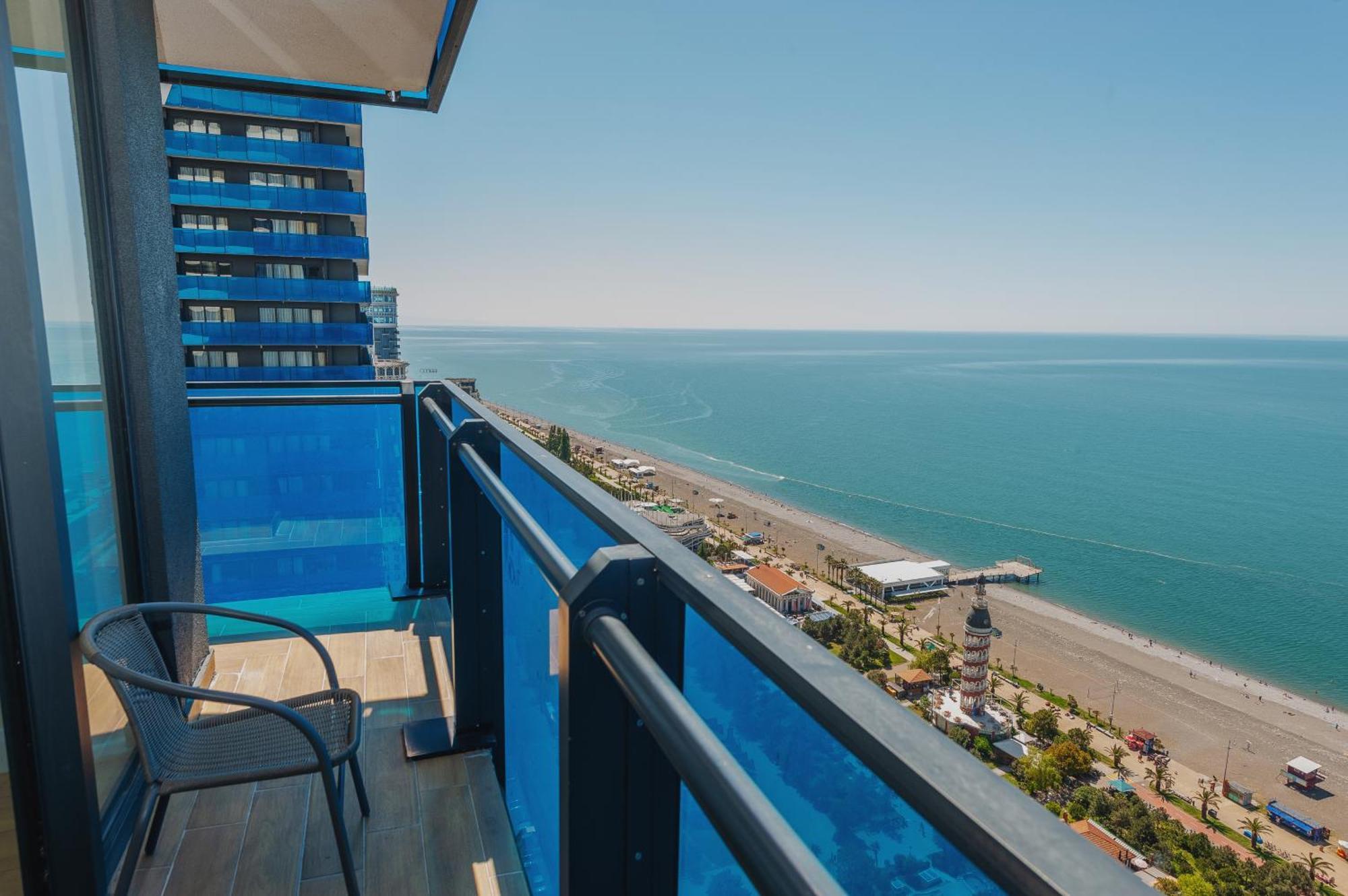 Black Sea Luxury Towers Hotel Batumi Exterior photo